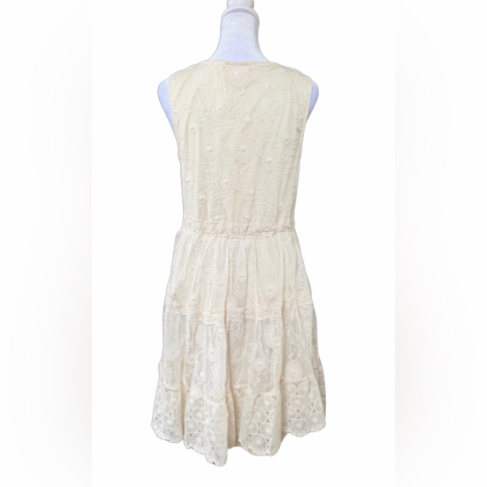 Cream Lace Sleeveless Dress - Picture 2 of 5